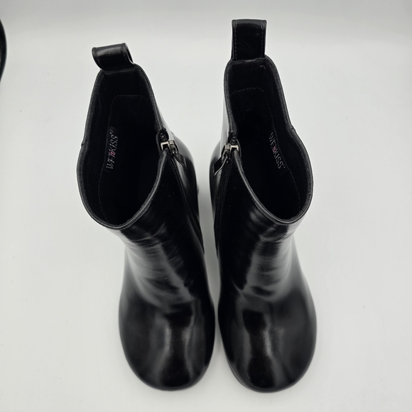 Like-new WetKiss Black Patent Block Heel Round Toe Ankle Booties, Women's Size 6 - Picture 10 of 16